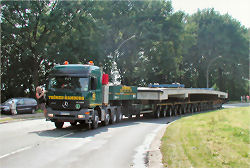 Transport von 200 t schweren Brckenteilen fr die S Bahnbrcke an der Landwehr , 2003